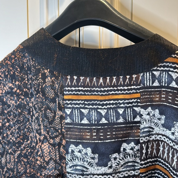 Chicos black and brown silk/rayon tribal snakeskin design kimono jacket - Picture 6 of 7